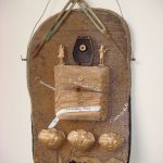 assemblage using small objects and diriftwood